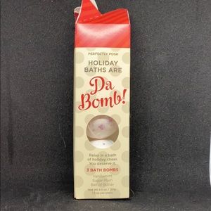 Perfectly Posh Holiday bath bomb pack of 3